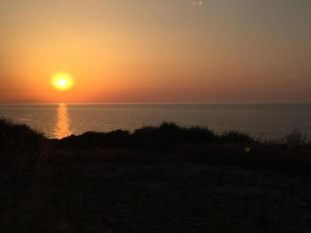 Apartment Tramonto Sea-Front Valledoria  Extérieur photo