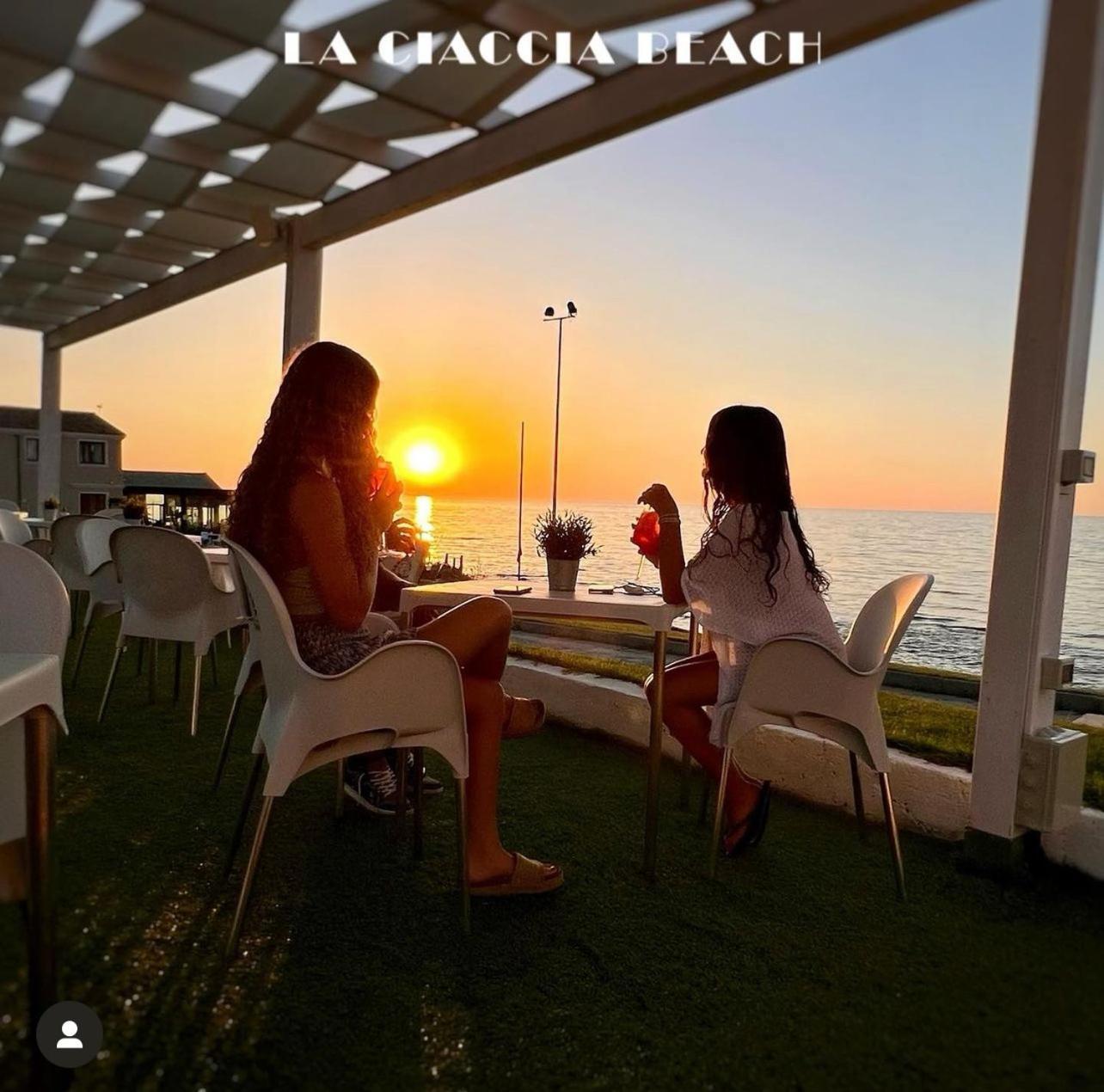 Apartment Tramonto Sea-Front Valledoria  Extérieur photo